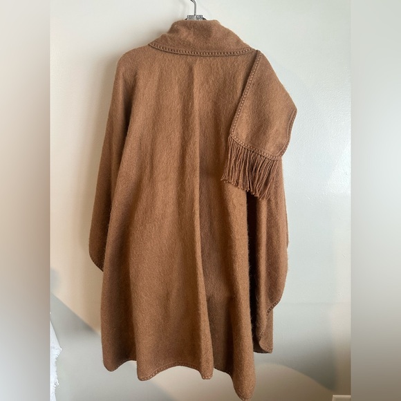 Peruvian Link 100% Alpaca Cape Ruana – Camel Brown Fringe Wrap – Made in Peru OS - Picture 2 of 7